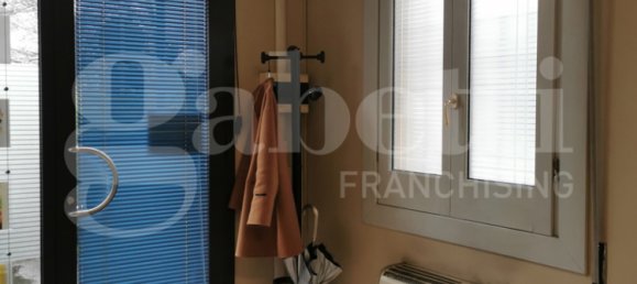 2 rooms Commercial property in Modena, Italy No. 54457 5