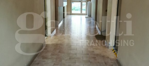 2 rooms Commercial property in Modena, Italy No. 54457 6