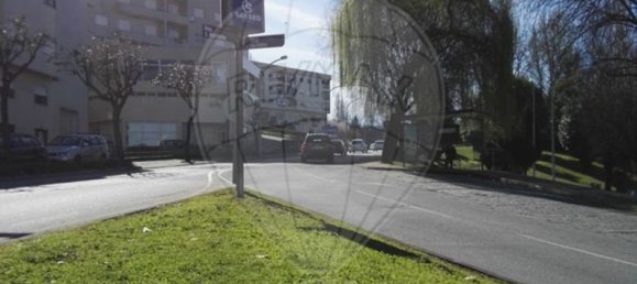 77m² Commercial property in Aborim, Portugal No. 33162 4