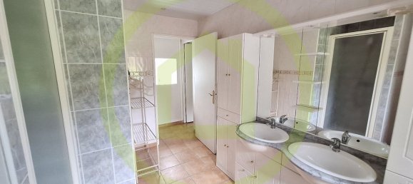 3 chambres Maison à Neuville-en-Avesnois, France No. 237186 8