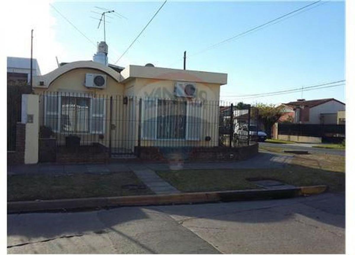 Casa T2 em San Miguel, Argentina N.º 18870