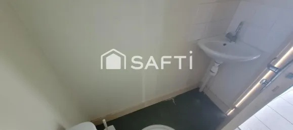 42m² Commercial property in Descartes, France No. 350959 6