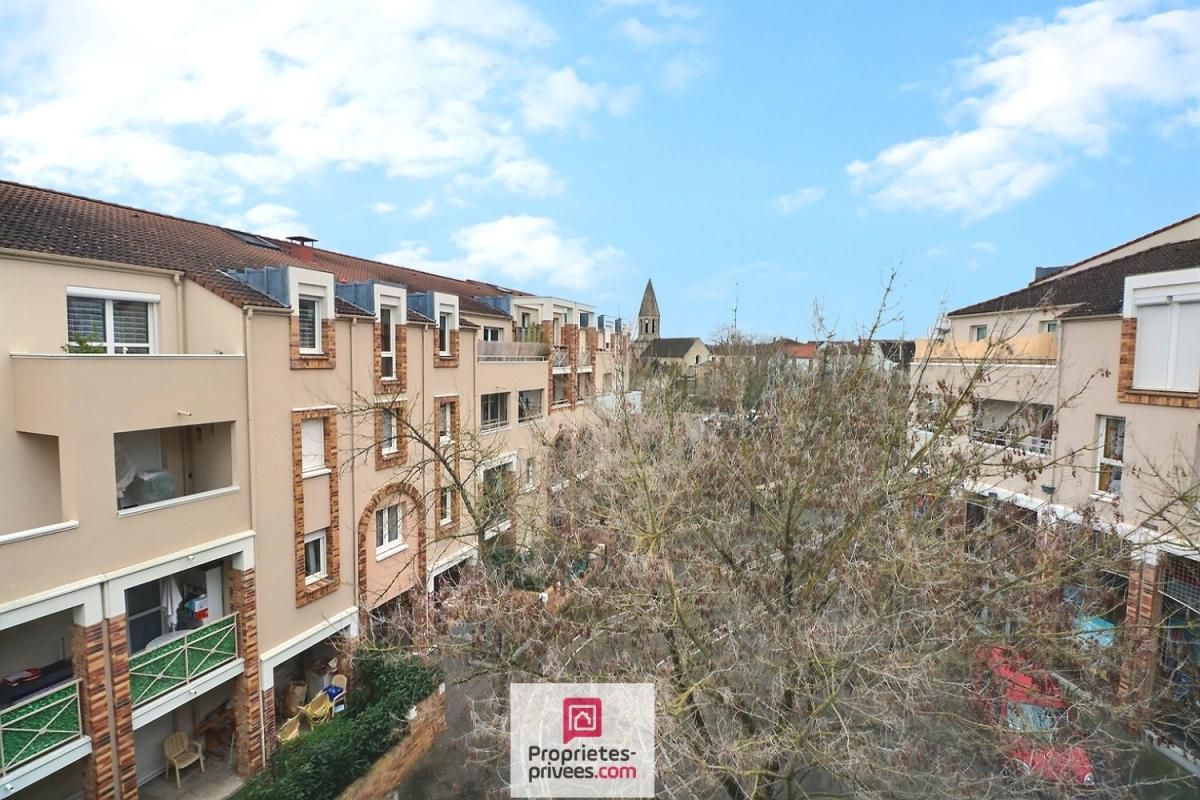 2 bedrooms Apartment in Acheres, France No. 189089