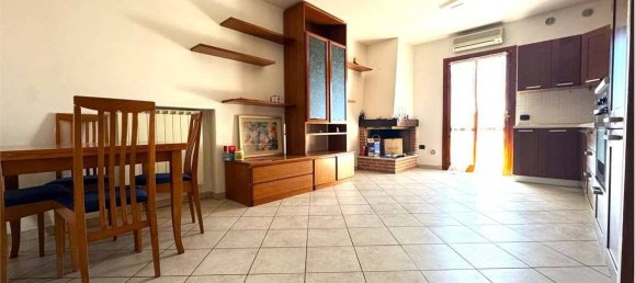 4 rooms Apartment in Pistoia, Italy No. 285468 2