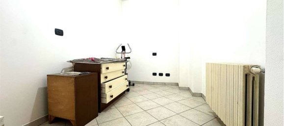4 rooms Apartment in Pistoia, Italy No. 285468 7