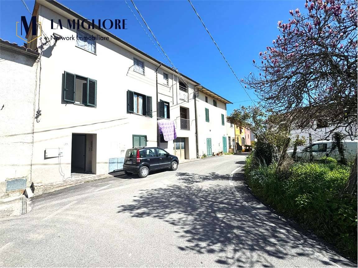 4 rooms Apartment in Pistoia, Italy No. 285468