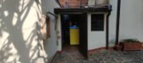 12 rooms Apartment in Prato, Italy No. 190786 25