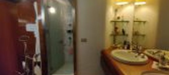 12 rooms Apartment in Prato, Italy No. 190786 3