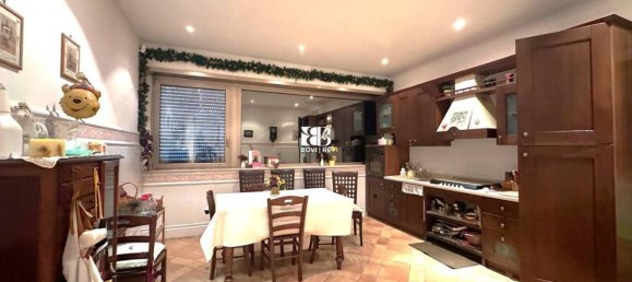 5غرفة فيلا في Rome, Italy رقم 26010 10