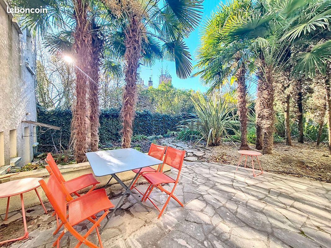 7 bedrooms House in Tours, France No. 41587