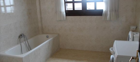 4 bedrooms Villa in Thessaloniki, Greece No. 1345 11