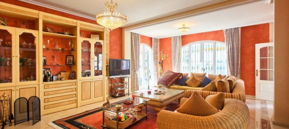 4 bedrooms Villa in Benalmadena, Spain No. 9934 4