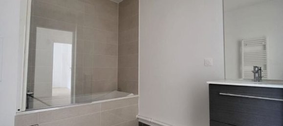 2 Schlafzimmer Wohnung in Le Mesnil-le-Roi, France, Nr. 185940 5