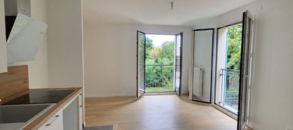 2 Schlafzimmer Wohnung in Le Mesnil-le-Roi, France, Nr. 185940 3