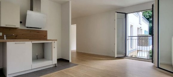 2 Schlafzimmer Wohnung in Le Mesnil-le-Roi, France, Nr. 185940 2