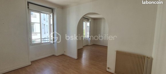 1 bedroom Apartment in Nantes, France No. 340708 2
