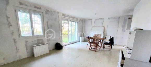 Casa de 3 dormitorios en Chateau-Renard, France No. 65767 13