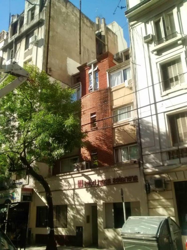 514m² Building in Buenos Aires, Argentina No. 108262