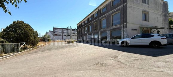 Lagerhaus in Sassari, Italy 1600m², Nr. 296385 2