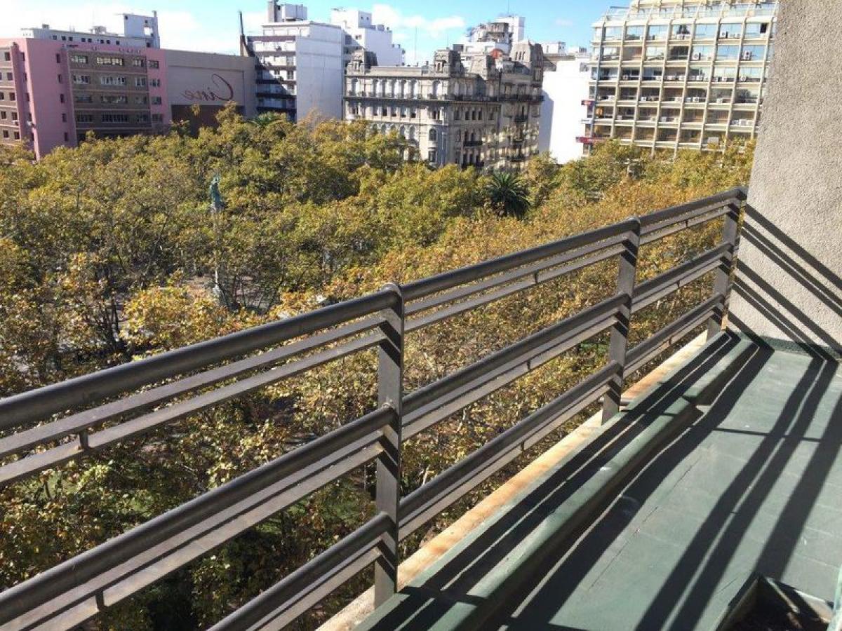 Apartamento de 3 dormitorios en Montevideo, Uruguay No. 3715