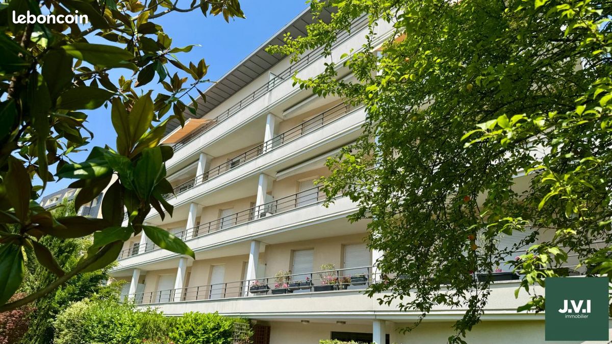 1 bedroom Apartment in Montmorency, France No. 182343