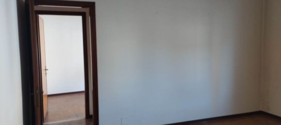 7 rooms House in Piacenza d'Adige, Italy No. 193311 30