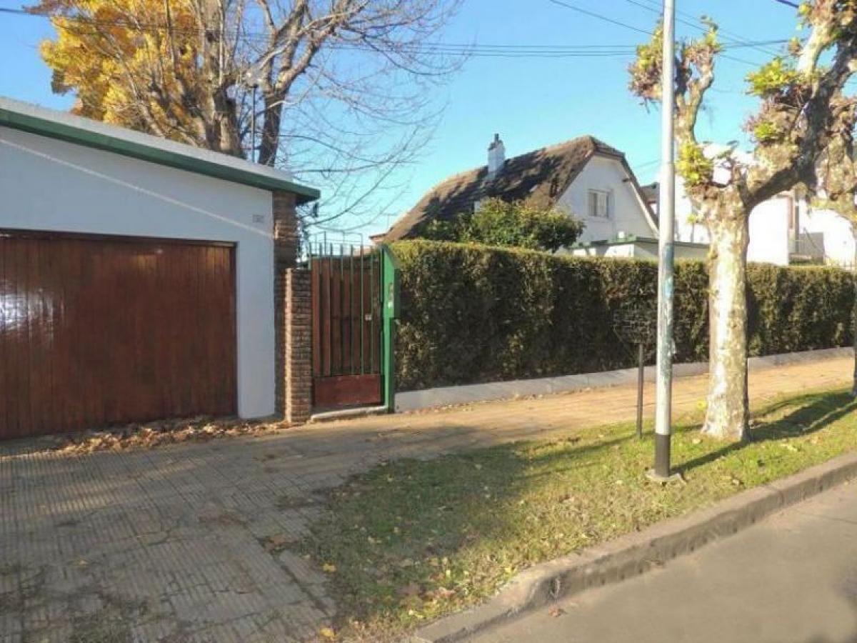 3 bedrooms House in General San Martin, Argentina No. 65138