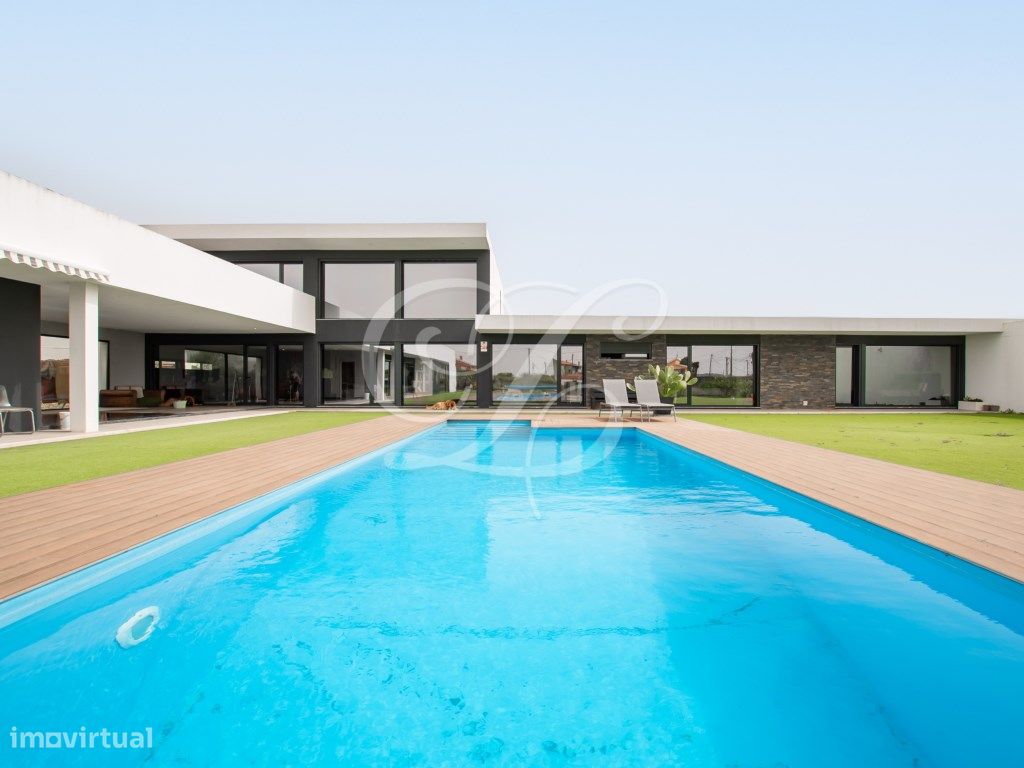 3 bedrooms House in Rio de Mouro, Portugal No. 114396