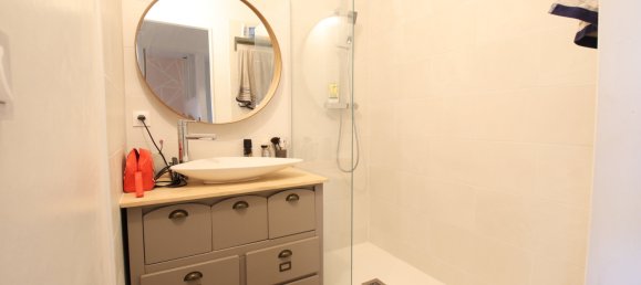 2 bedrooms House in Lormont, France No. 100336 3