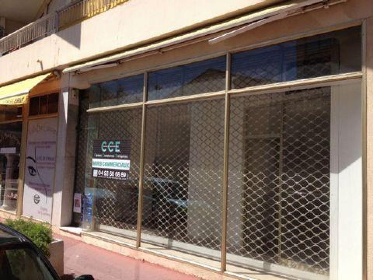 84m² Factory in Le Cannet, France No. 17806