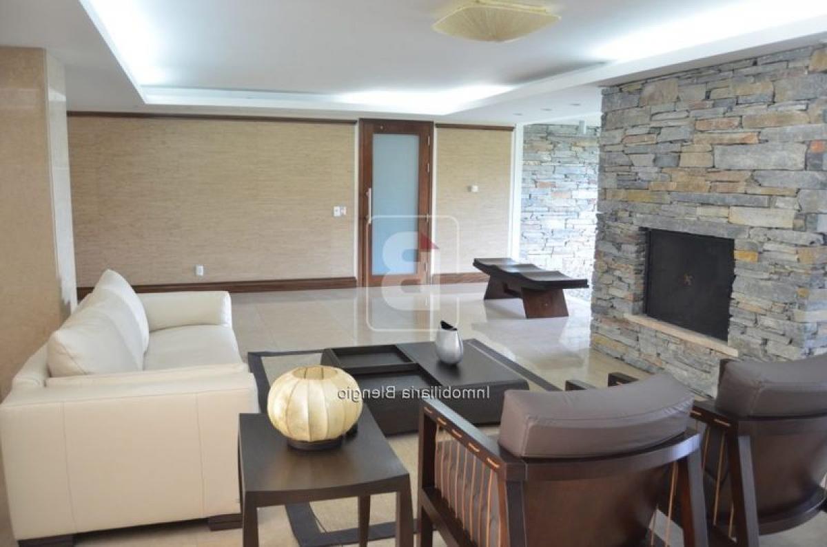 Apartamento de 3 dormitorios en Montevideo, Uruguay No. 3782