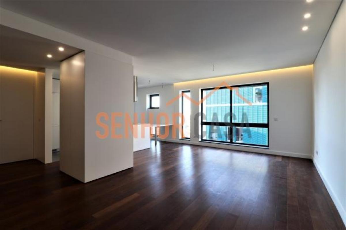 4 bedrooms Apartment in Porto, Portugal No. 2408