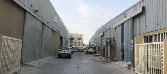 5016.7m² Warehouse in Al Quoz, UAE No. 8702 9