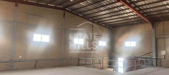 5016.7m² Warehouse in Al Quoz, UAE No. 8702 4