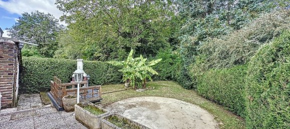 5 bedrooms House in Melleroy, France No. 243704 13