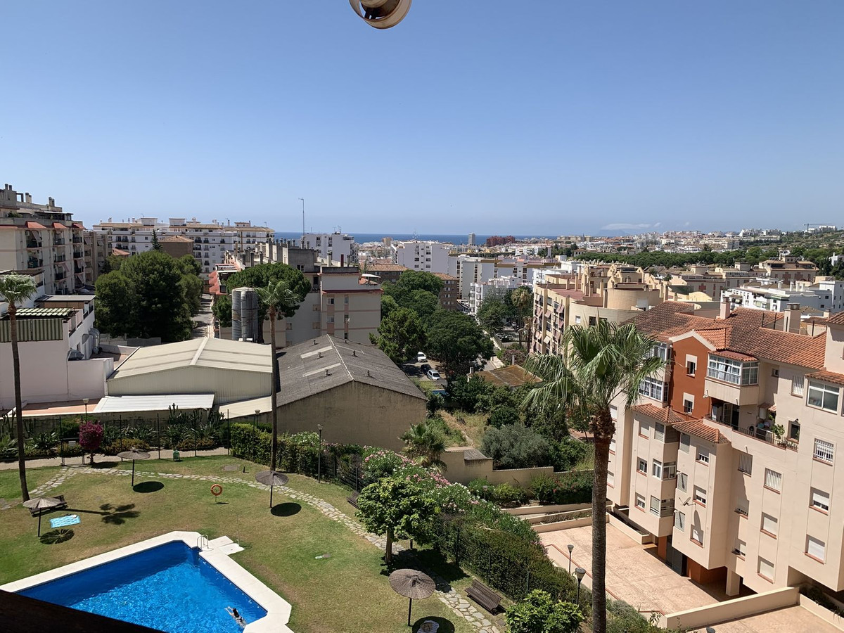 Apartamento de 3 dormitorios en Estepona, Spain No. 273442