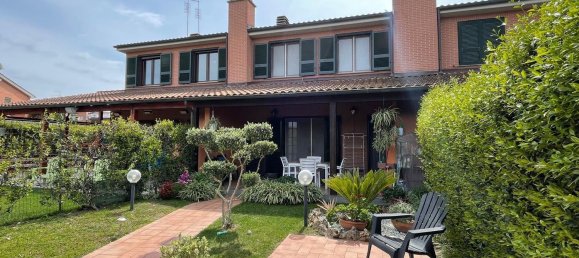 3 bedrooms House in Rome, Italy No. 348499 2