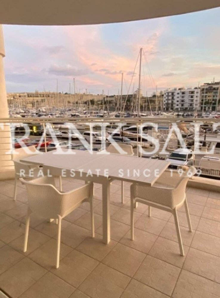 3 bedrooms Apartment in Ta' Xbiex, Malta No. 8292
