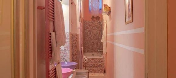 3 rooms Apartment in Florence, Italy No. 238998 7