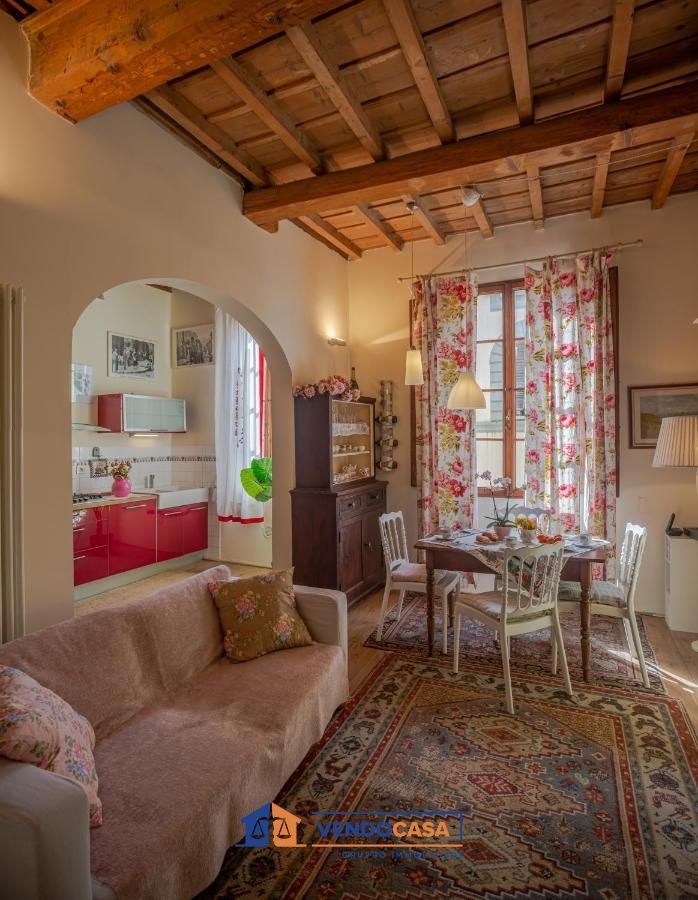3 rooms Apartment in Florence, Italy No. 238998