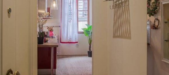 3 rooms Apartment in Florence, Italy No. 238998 8