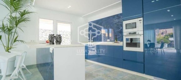 5 bedrooms Villa in Adeje, Spain No. 12424 12