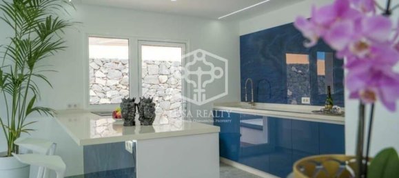 5 bedrooms Villa in Adeje, Spain No. 12424 10