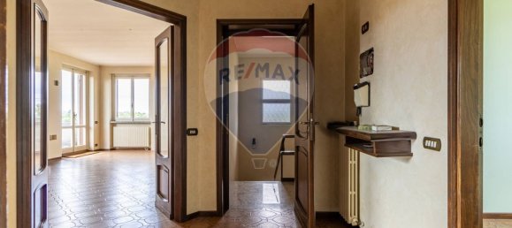 4 Schlafzimmer Haus in Besana in Brianza, Italy, Nr. 327950 10