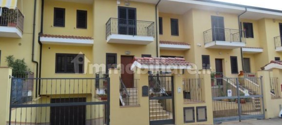 Дом с 3 спальнями в Ламеция Терме, Италия № 191629 2