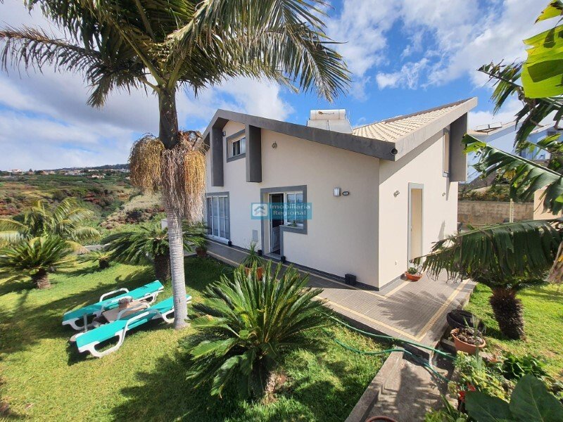 5 bedrooms Villa in Calheta, Portugal No. 142061