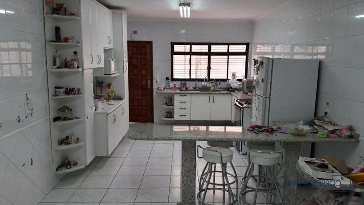 Casa de 3 dormitorios en Sao Paulo, Brazil No. 527030