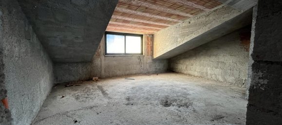 3 bedrooms Penthouse in Belmonte Calabro, Italy No. 109886 9