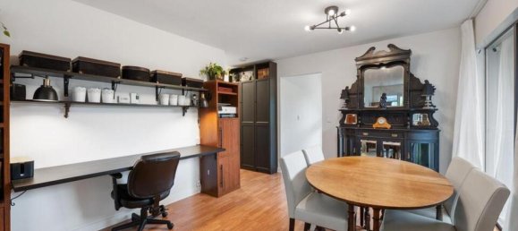 2 bedrooms House in British Columbia, Canada No. 1304 10