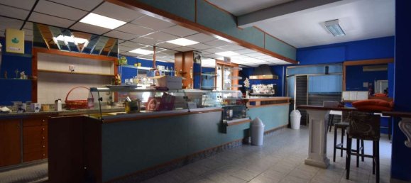 140m² Commercial property in Pescara, Italy No. 294499 10